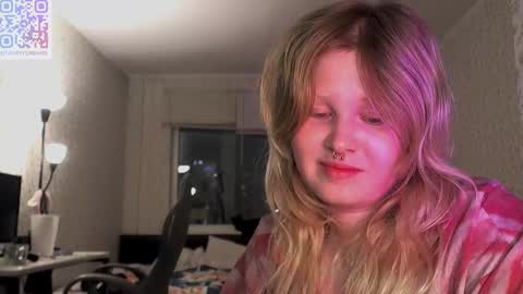 Arisha online show from February 25, 2025, 5:04 pm