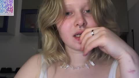 Arisha online show from March 9, 2025, 7:05 pm