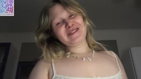 Arisha online show from March 12, 2025, 6:11 pm