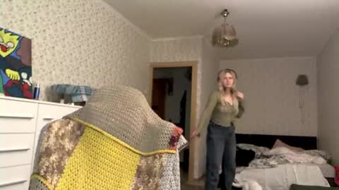 Arisha online show from September 17, 2025, 6:20 pm