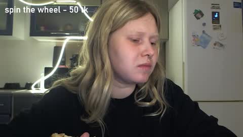 Arisha online show from October 6, 2025, 4:59 pm