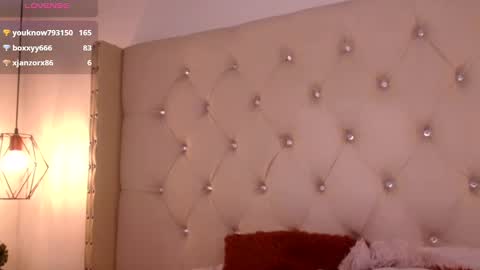 Snapshot of fairyflexxx chatting on December 11, 2024, 4:09 pm Fairy online show from December 11, 2024, 4:09 pm