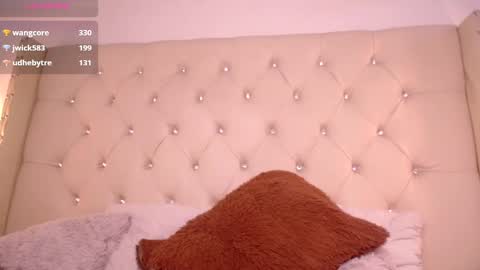 Snapshot of fairyflexxx chatting on December 12, 2024, 4:10 pm Fairy online show from December 12, 2024, 4:10 pm