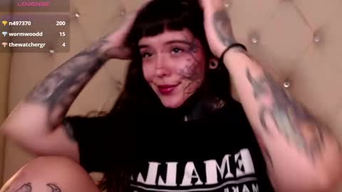 Snapshot of fairyflexxx chatting on December 15, 2024, 2:16 pm Fairy online show from December 15, 2024, 2:16 pm