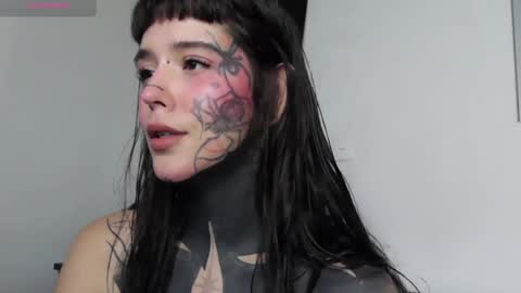 Snapshot of fairyflexxx chatting on January 3, 2025, 10:19 pm Fairy online show from January 3, 2025, 10:19 pm