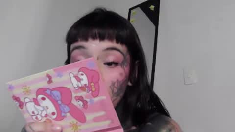 Snapshot of fairyflexxx chatting on January 11, 2025, 11:46 pm Fairy online show from January 11, 2025, 11:46 pm