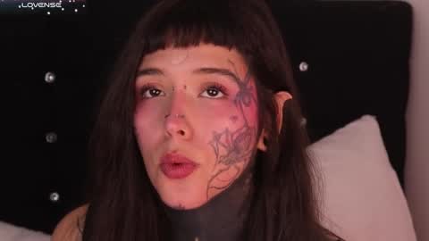 Snapshot of fairyflexxx chatting on February 11, 2025, 2:57 pm Fairy online show from February 11, 2025, 2:57 pm