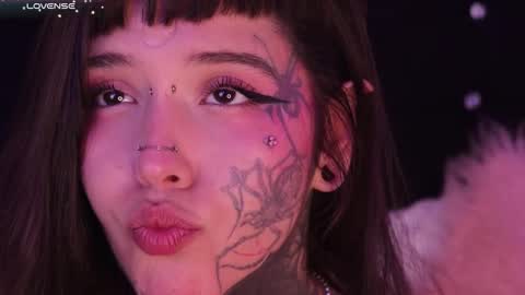 Snapshot of fairyflexxx chatting on February 21, 2025, 6:04 pm Fairy online show from February 21, 2025, 6:04 pm