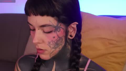 Snapshot of fairyflexxx chatting on September 29, 2025, 11:20 pm Fairy online show from September 29, 2025, 11:20 pm