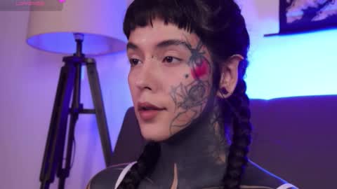 Snapshot of fairyflexxx chatting on October 12, 2025, 1:37 am Fairy online show from October 12, 2025, 1:37 am