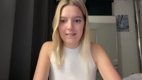 fairyflicker online show from February 3, 2026, 1:49 pm