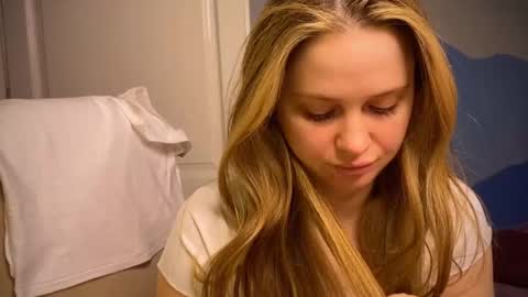 Snapshot of fairyilona chatting on October 24, 2025, 10:44 am Ilona online show from October 24, 2025, 10:44 am