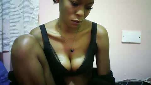 faizah_ online show from May 1, 2026, 2:32 pm