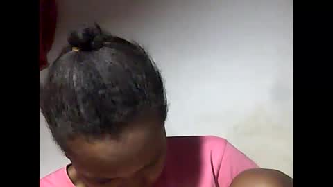 falielyse online show from October 4, 2025, 7:39 am