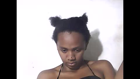 falielyse online show from October 29, 2025, 9:55 am