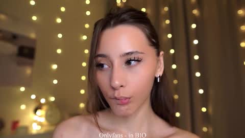 Kaori online show from December 13, 2025, 7:53 pm