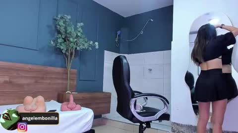 Snapshot of fallen_angel999777 chatting on October 1, 2025, 11:49 am Megan 630 1330 -5 online show from October 1, 2025, 11:49 am