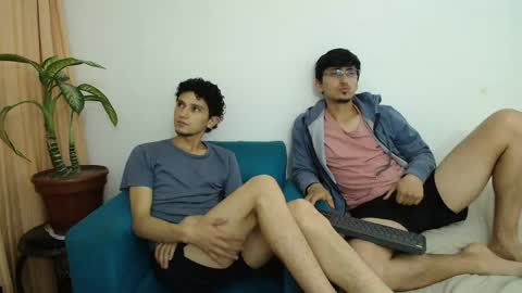 Snapshot of fallgays chatting on April 9, 2026, 2:11 am FallGays online show from April 9, 2026, 2:11 am