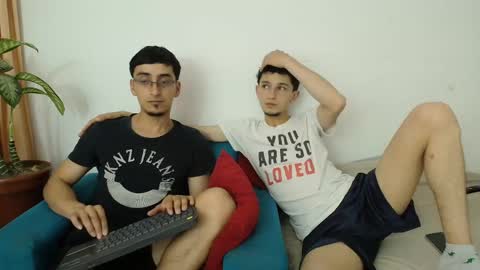 Snapshot of fallgays chatting on April 17, 2026, 2:58 am FallGays online show from April 17, 2026, 2:58 am