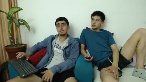 Snapshot of fallgays chatting on April 22, 2026, 2:47 am FallGays online show from April 22, 2026, 2:47 am