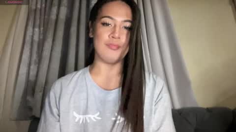 Snapshot of fallon_empress chatting on November 17, 2025, 6:35 pm callmecindy online show from November 17, 2025, 6:35 pm