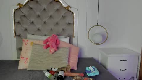 fallon_grey online show from February 6, 2026, 7:50 pm