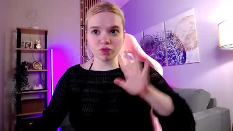 Bella online show from February 1, 2026, 4:05 pm