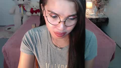 Layla online show from January 13, 2025, 4:28 am