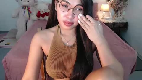 Layla online show from January 22, 2025, 1:42 pm