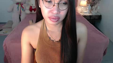 Layla online show from February 3, 2025, 4:20 pm