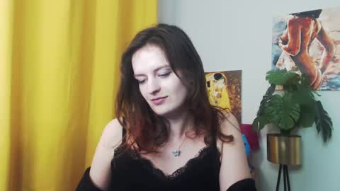 Nadine online show from December 10, 2024, 12:38 pm