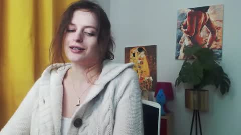 Nadine online show from January 8, 2025, 9:21 am