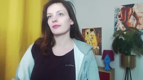 Nadine online show from February 7, 2025, 1:11 pm