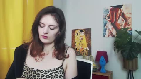 Nadine online show from March 5, 2025, 12:22 pm