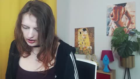 Nadine online show from March 12, 2025, 9:23 am