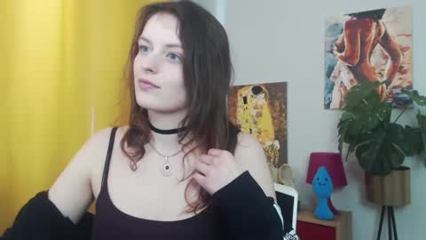 Nadine online show from March 12, 2025, 12:26 pm