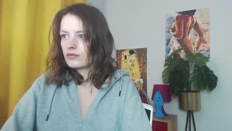 Nadine online show from October 8, 2025, 4:54 am