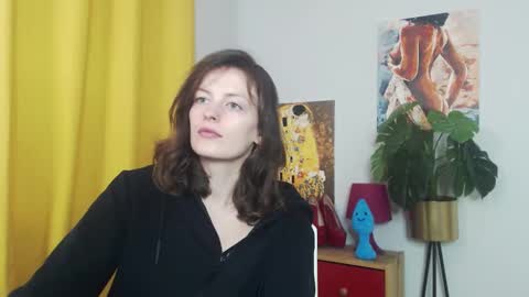 Nadine online show from October 15, 2025, 5:07 am