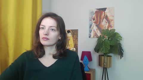 Nadine online show from November 26, 2025, 5:52 am