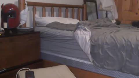 Snapshot of fanfriction chatting on October 9, 2025, 7:28 am Fan Friction online show from October 9, 2025, 7:28 am