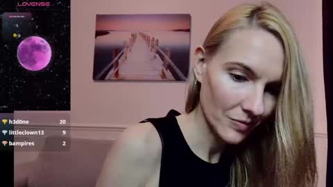 Snapshot of fanny_posy chatting on January 10, 2025, 6:17 pm Fanny online show from January 10, 2025, 6:17 pm