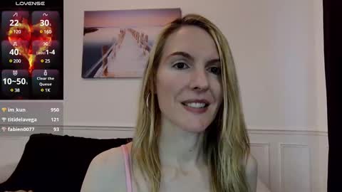 Snapshot of fanny_posy chatting on February 22, 2025, 7:12 am Fanny online show from February 22, 2025, 7:12 am
