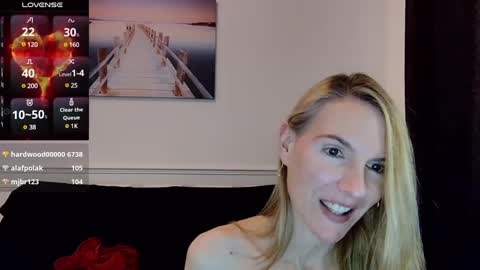 Snapshot of fanny_posy chatting on March 10, 2025, 8:23 pm Fanny online show from March 10, 2025, 8:23 pm
