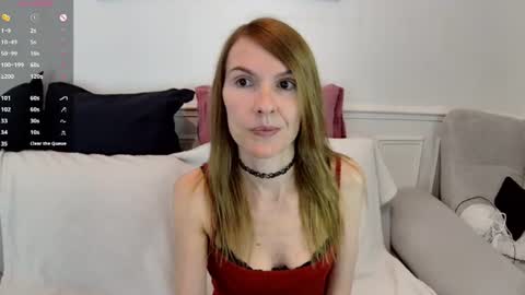 Snapshot of fanny_posy chatting on August 9, 2026, 10:15 pm Fanny online show from August 9, 2026, 10:15 pm