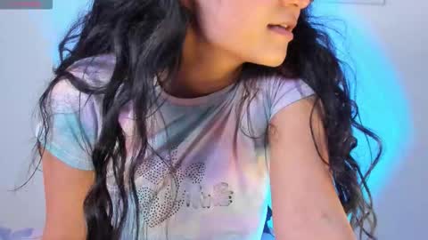 Snapshot of fantastic_asians2 chatting on October 23, 2025, 9:35 pm Ale online show from October 23, 2025, 9:35 pm