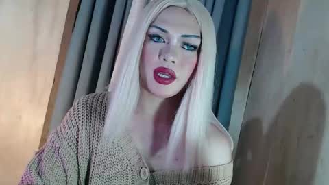 Snapshot of fantasticcock69_daniella chatting on April 15, 2026, 11:17 am DANIELLA - DONT FORGET TO GIVE ME A THUMBSU UP online show from April 15, 2026, 11:17 am