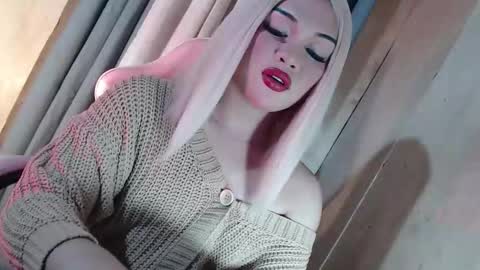 DANIELLA - DONT FORGET TO GIVE ME A THUMBSU UP online show from June 1, 2026, 10:50 am