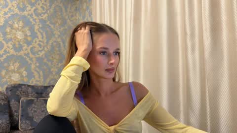 Snapshot of fantasy_moonlight chatting on September 29, 2025, 5:29 pm fantasy_moonlight online show from September 29, 2025, 5:29 pm