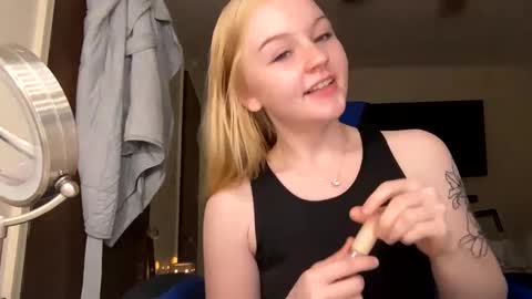 fantasyfairy555 online show from September 17, 2025, 12:34 am