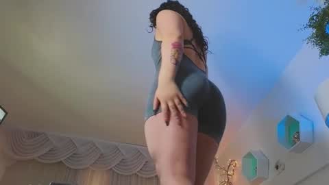 Farah online show from November 21, 2025, 12:04 pm